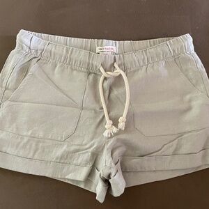 new ashly linen shorts size small